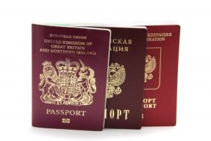 Уведомление о двойном гражданстве в России является обязательным